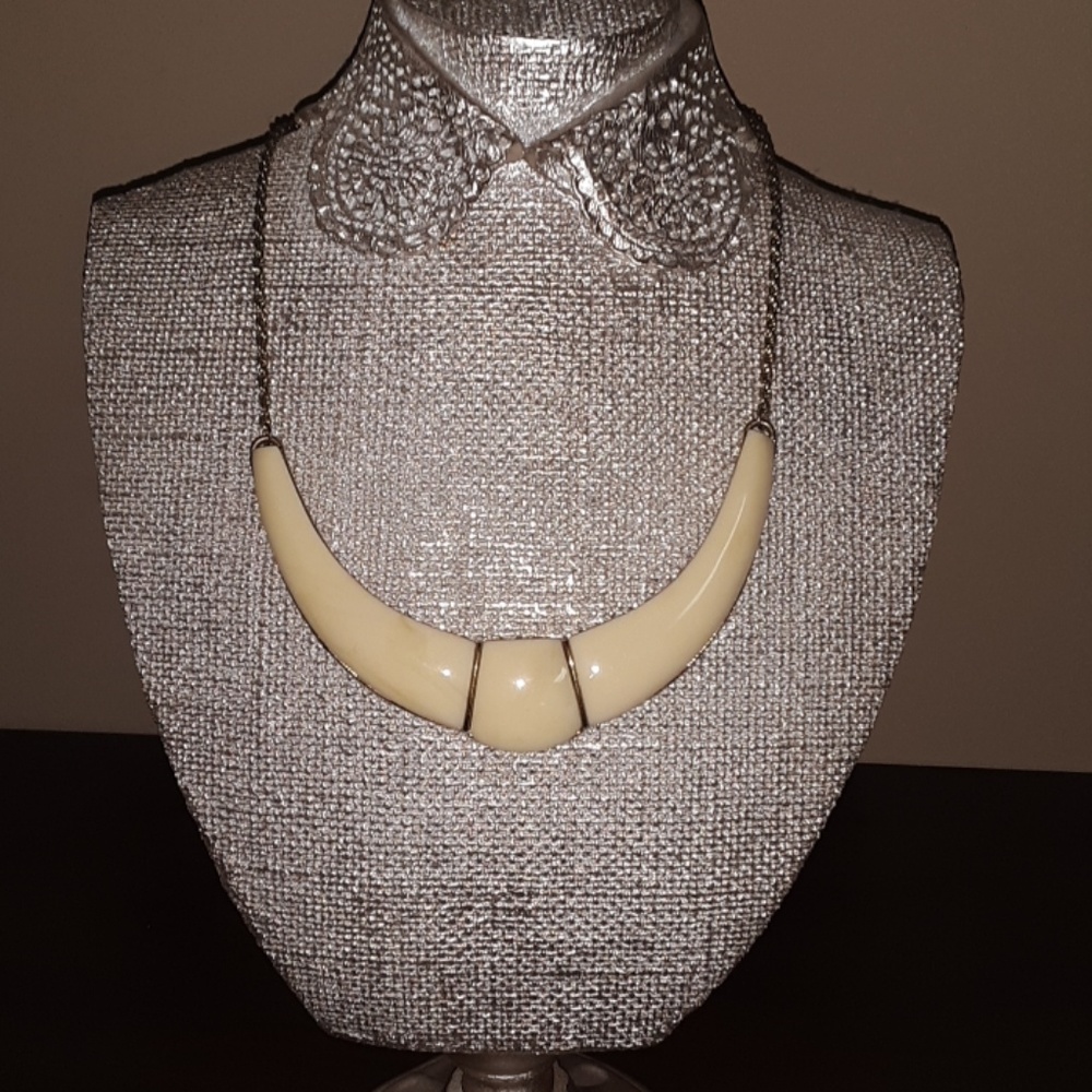 Cream necklace